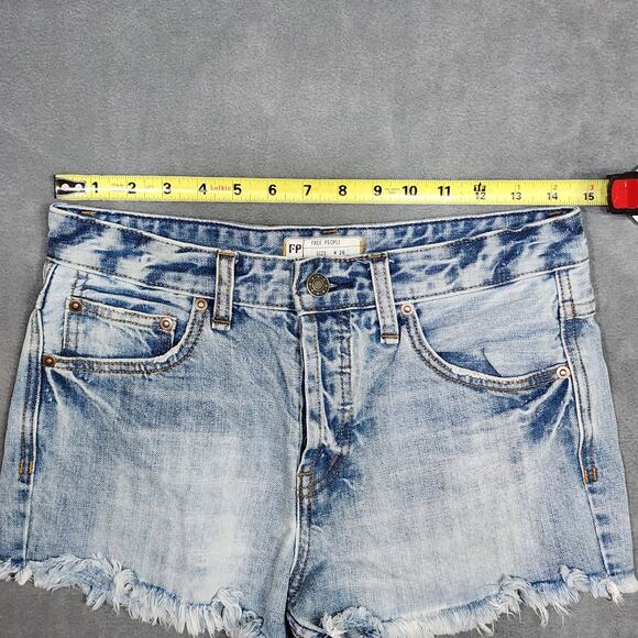 Free People Denim Shorts Button Fly Cut‎ Off Distressed 61855-16515125 Size W 26 - Picture 7 of 8